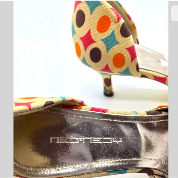 NED NEDY Colorful Geometric Design Canvas Heels - Picture 4 of 9